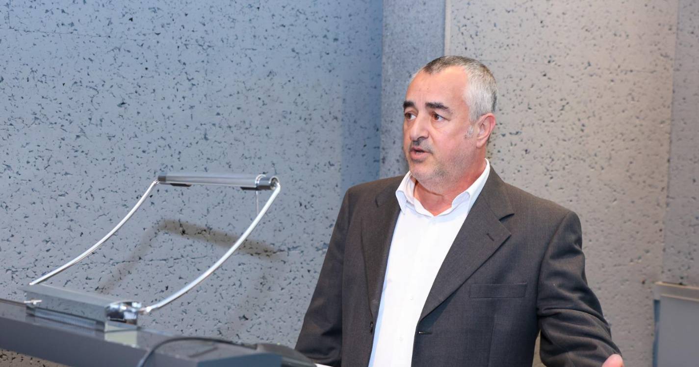 ‘Manuel Nicolau, Retratos’ representa a comunicação em imagens (com fotos)