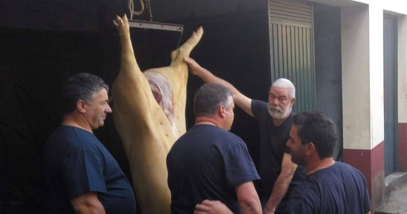 Confraria Enogastronómica realiza a Função da Morte do Porco