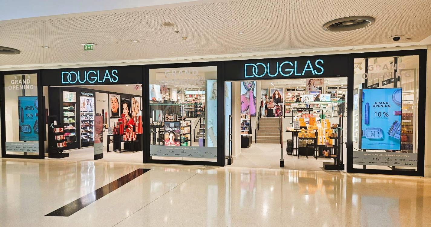 Perfumaria Douglas abre no Plaza Madeira