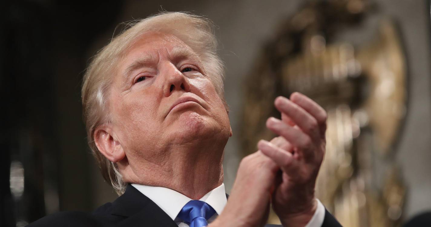 Governo de Trump restringe processos por bloqueios a clínicas de aborto