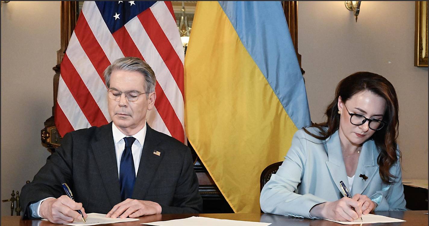 Ucrânia: Acordo com EUA sobre fundo para reconstrução não garante ajuda militar