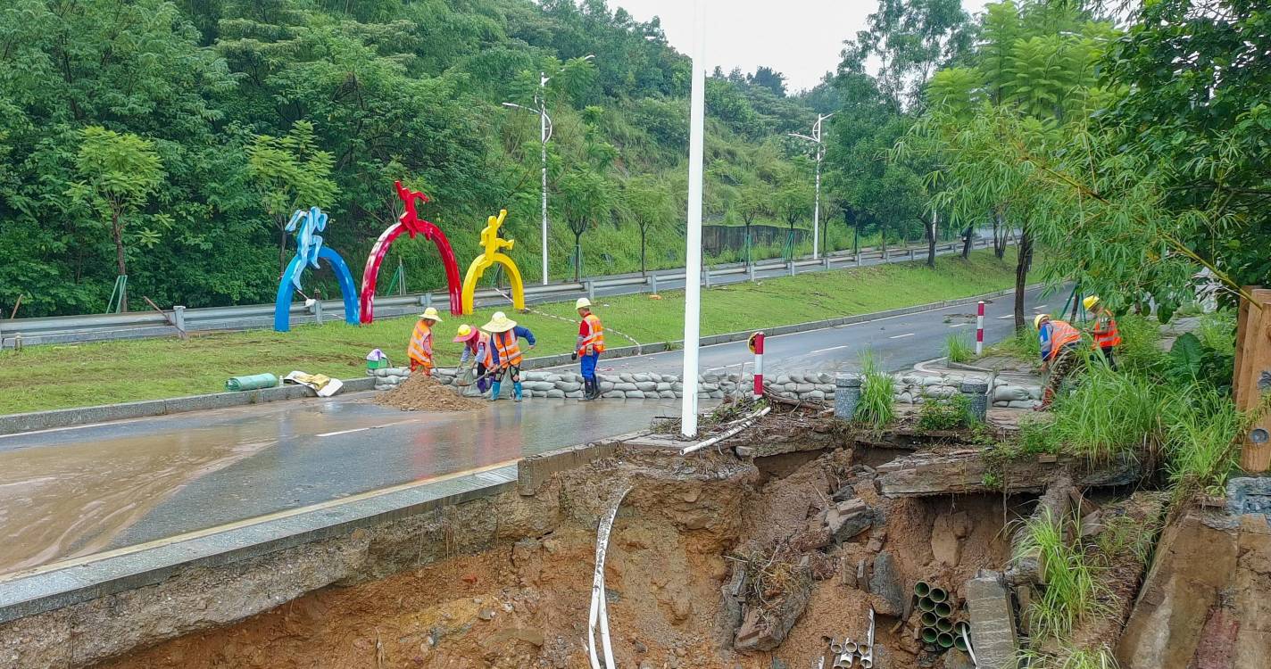Deslizamento de terra deixa sete pessoas soterradas no sudeste da China
