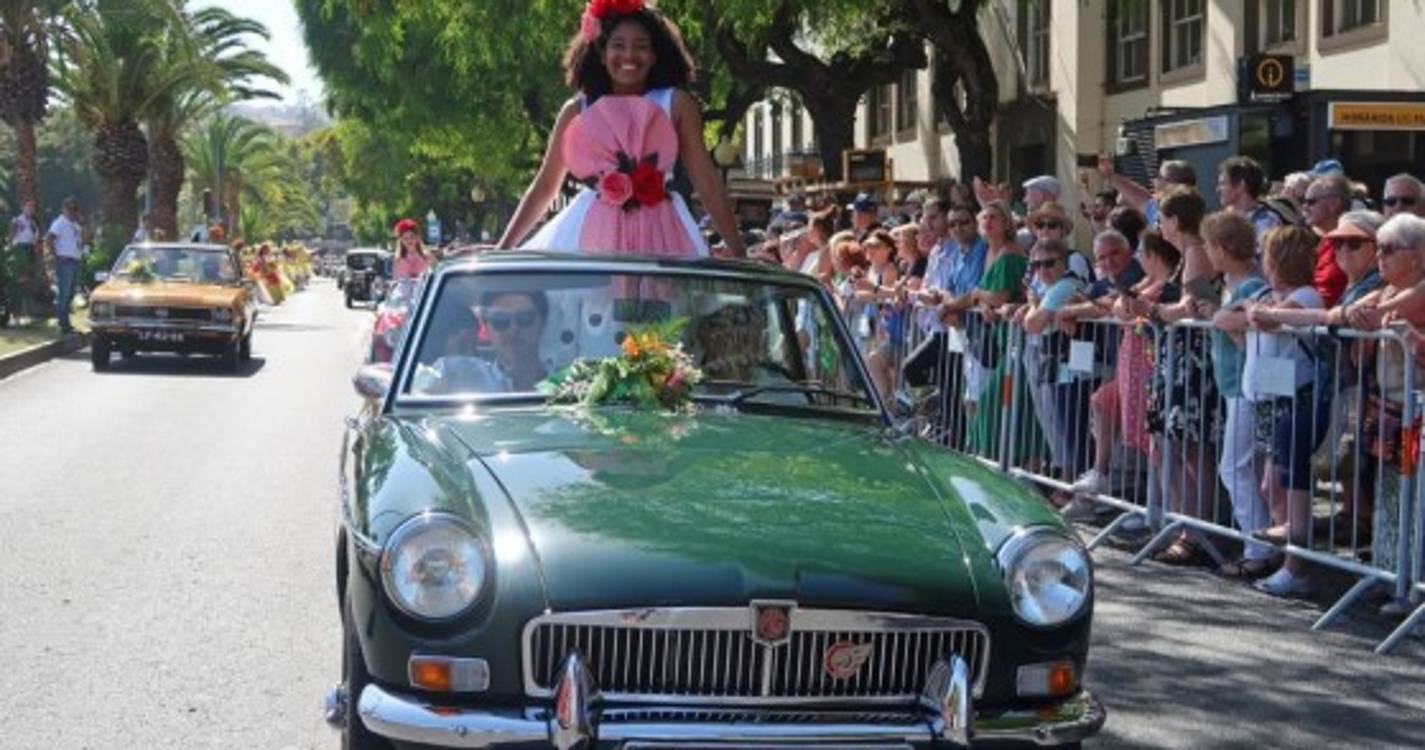 Imagens mostram animação e clássicos que lotaram a Avenida do Mar