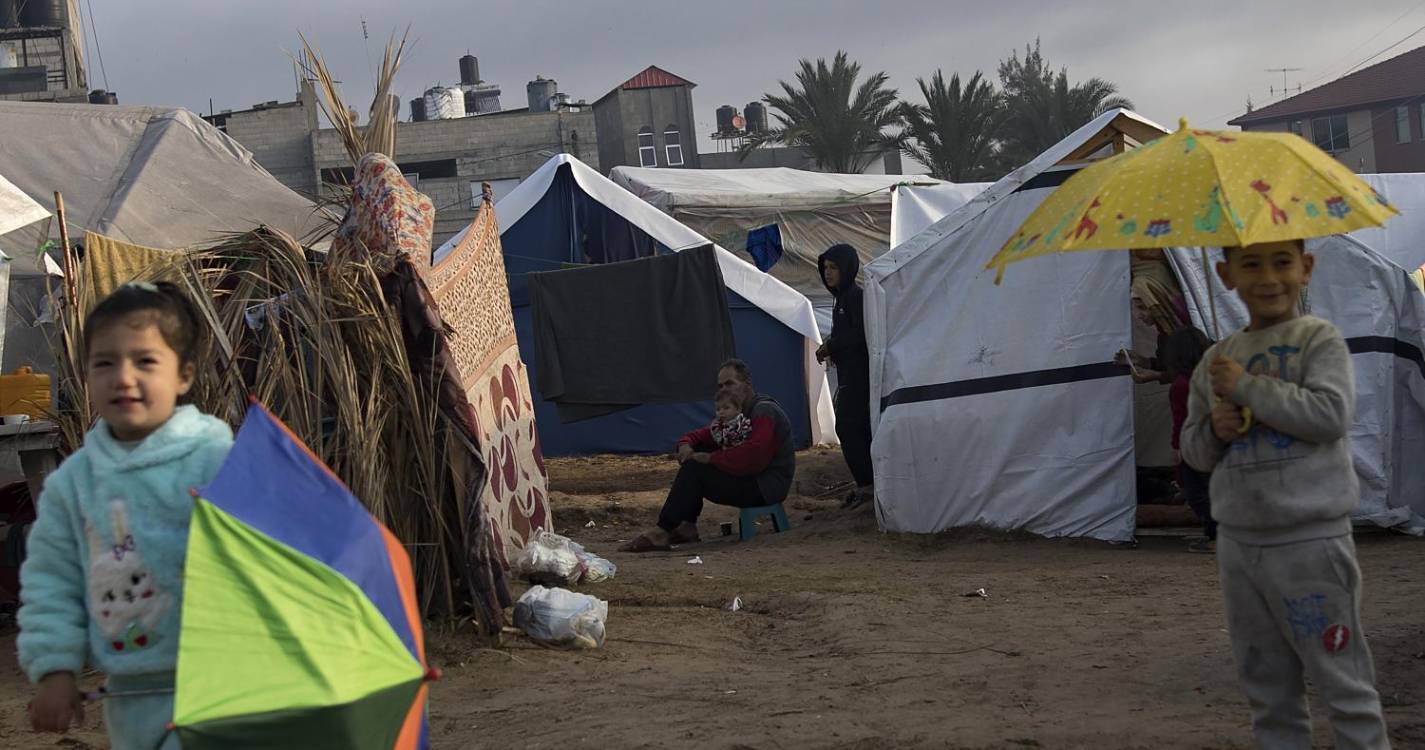 Mais de 1,1 milhões de crianças em Gaza estão em risco de vida por subnutrição