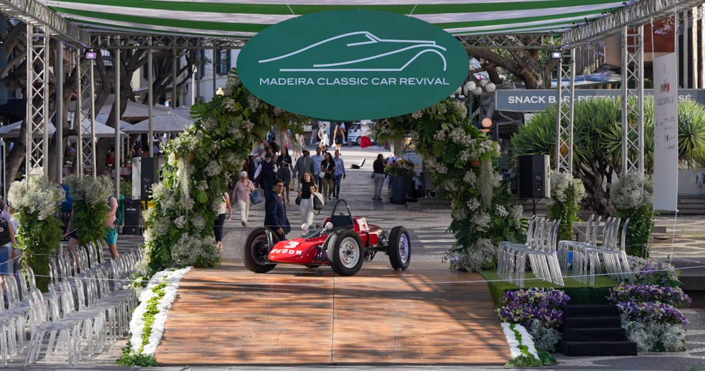 Charme e elegância de regresso ao Funchal com o Madeira Classic Car Revival (com fotos)