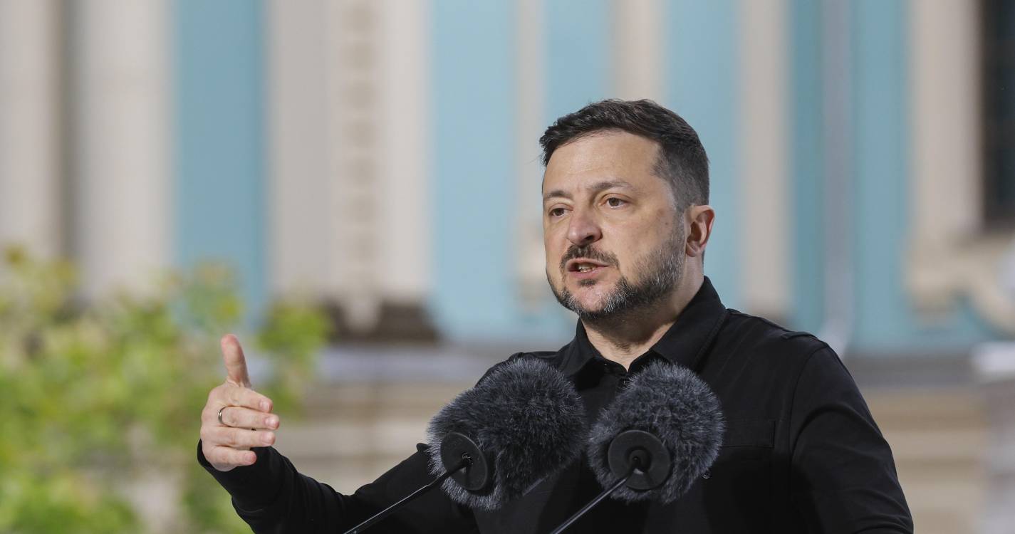 Ucrânia: Zelensky propõe encontro frente-a-frente em carta aberta a Putin