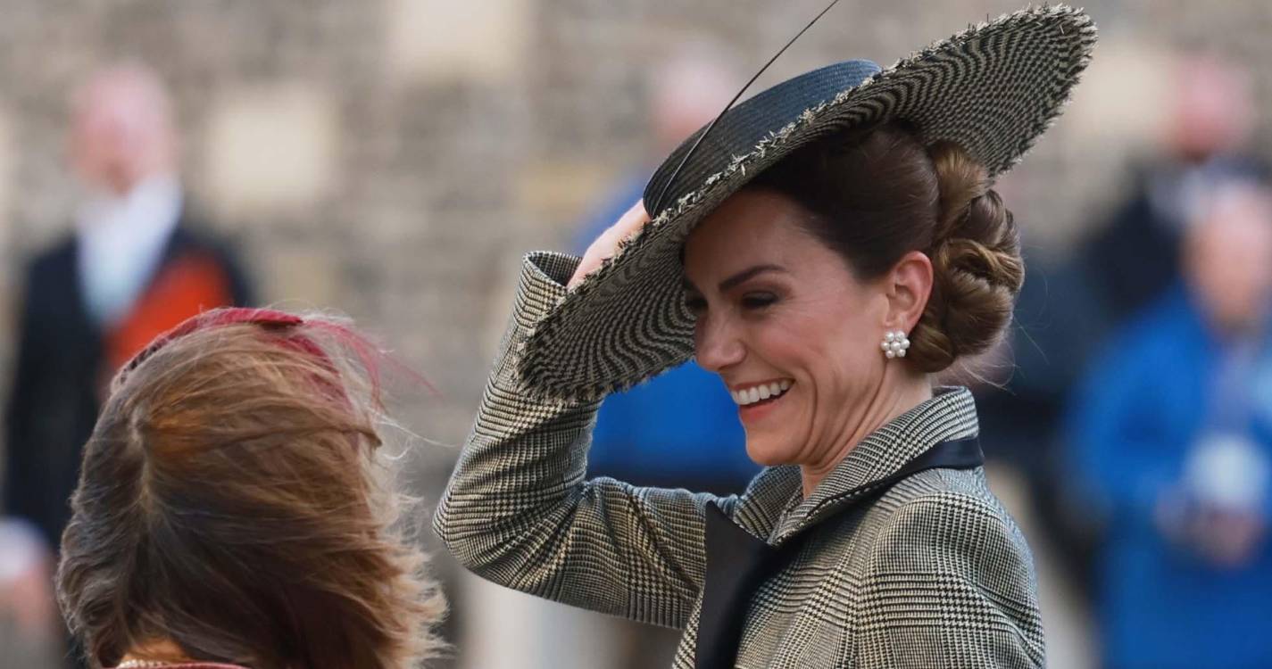 Sarah Mullally oficialmente empossada arcebispa de Cantuária (com fotos)