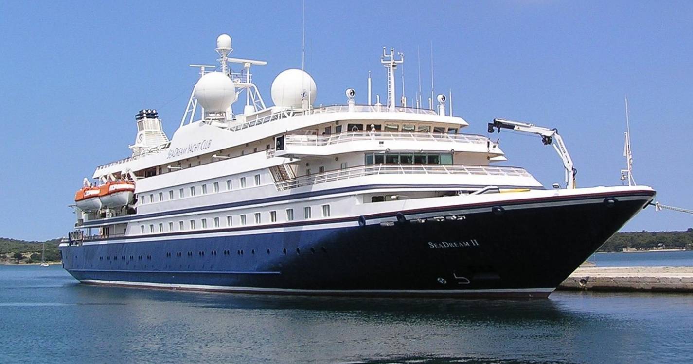 Porto do Funchal recebe transatlântico Seadream II