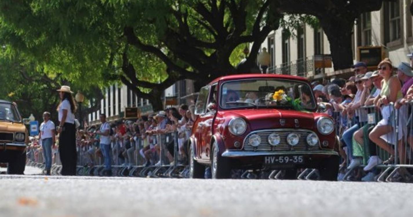 Imagens mostram animação e clássicos que lotaram a Avenida do Mar