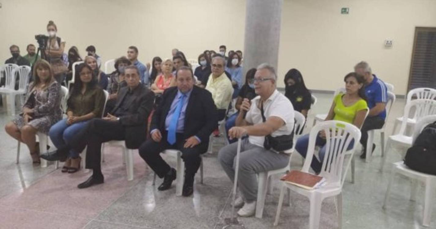 Paulo Cafôfo reunido com a comunidade portuguesa de Aragua (com fotos)