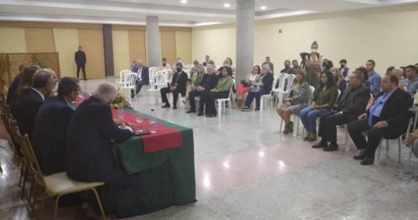 Paulo Cafôfo reunido com a comunidade portuguesa de Aragua (com fotos)