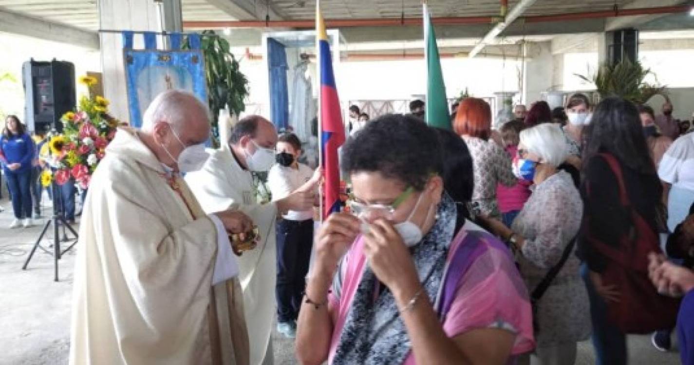 Visita de Cafôfo e arraial levaram três mil pessoas ao Santuário de Fátima em Los Teques (com fotos)