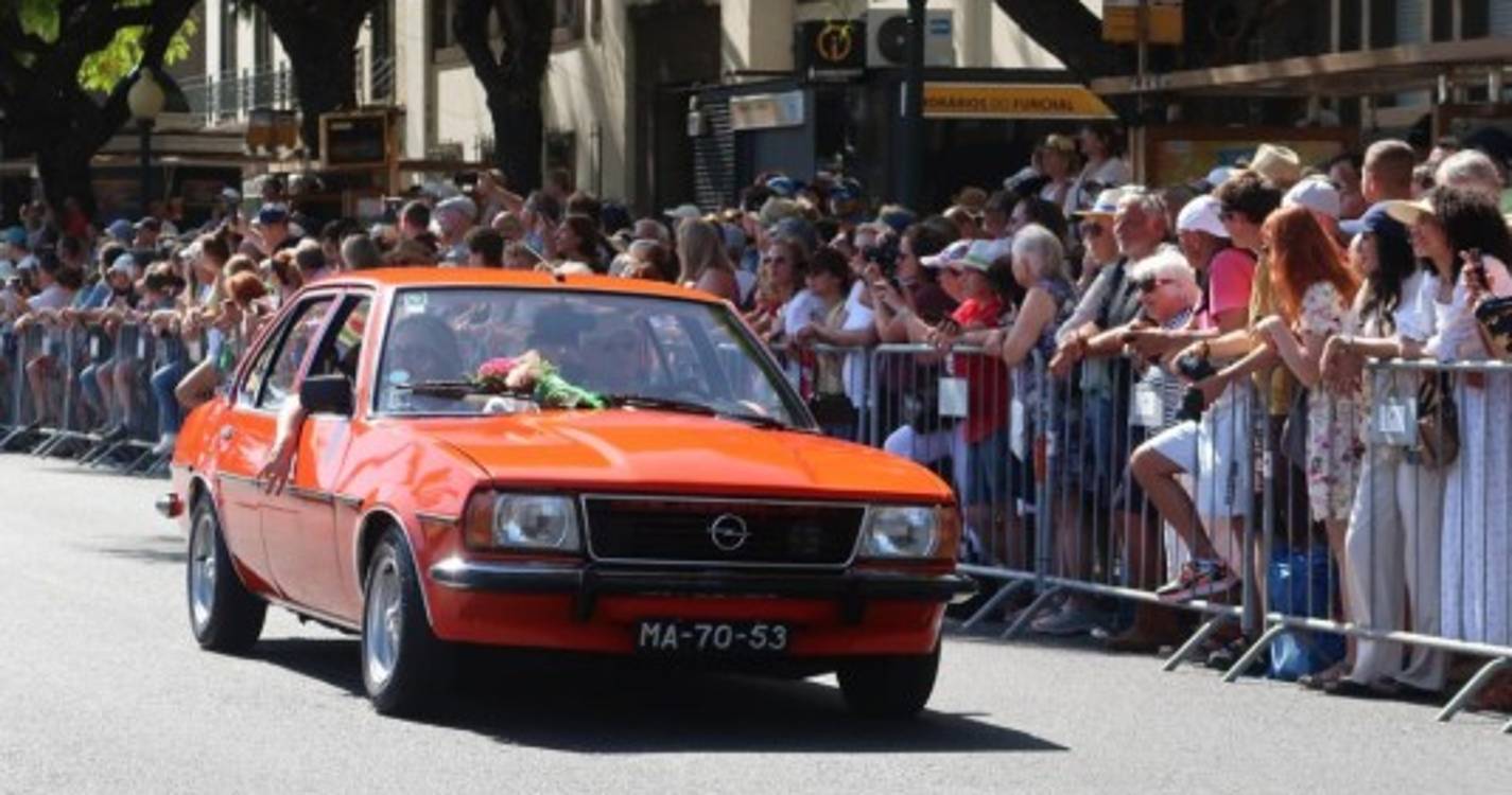 Imagens mostram animação e clássicos que lotaram a Avenida do Mar