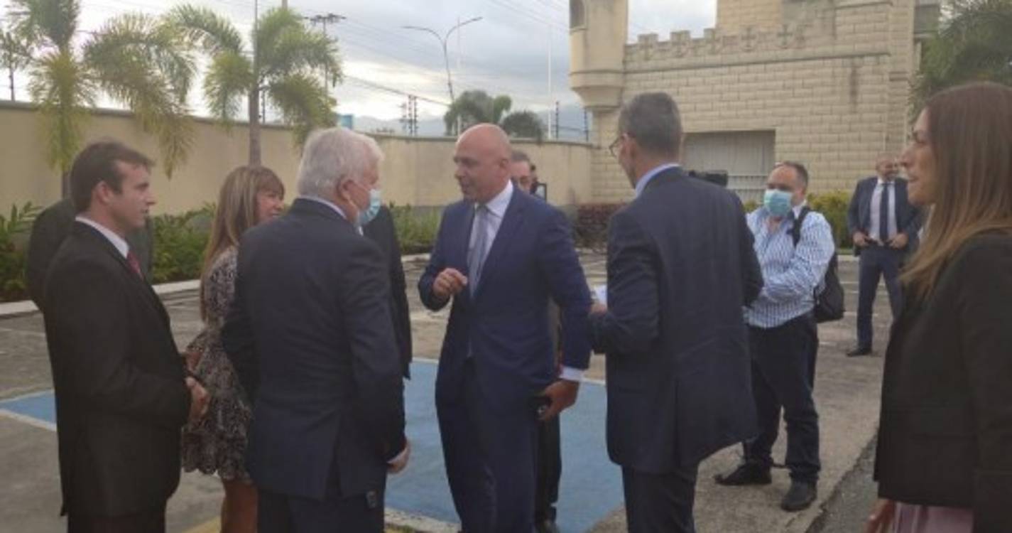 Paulo Cafôfo visita Casa Portuguesa do Estado de Aragua (com fotos)