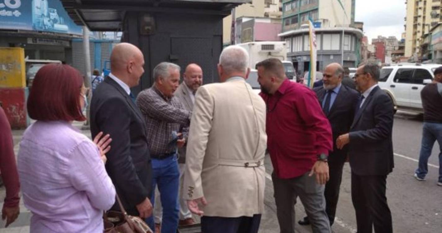 Paulo Cafôfo visitou ONG ‘Regálame una Sonrisa, Angeles Lusitanos’, em Caracas