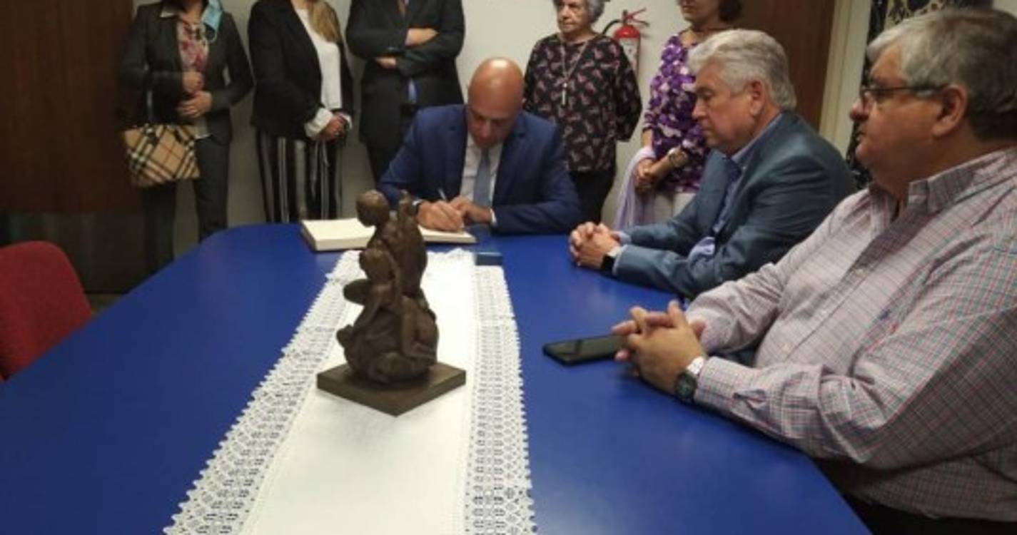 Paulo Cafôfo oficializa apoio de 30 mil euros para o Lar Padre Joaquim Ferreira, em Los Anaucos