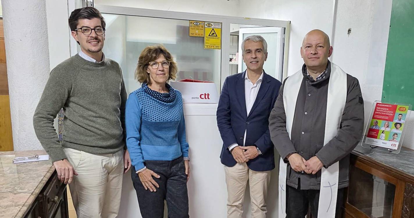 Loja dos CTT reabriu na Cruz de Carvalho