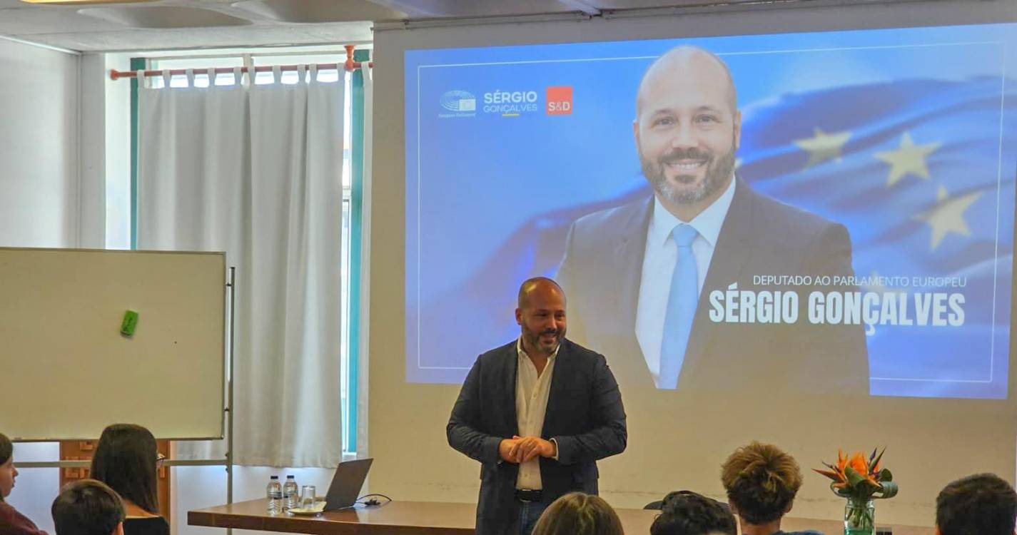 Sérgio Gonçalves promoveu a União Europeia na escola da Calheta