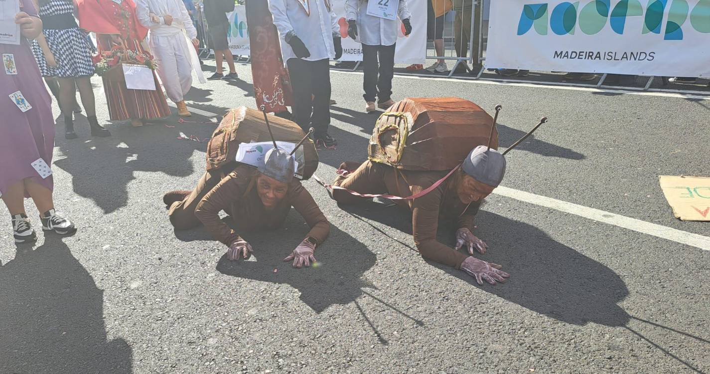 Donald Trump, malas furtadas e autocarro da ‘Rodapeste’ desfilam no Trapalhão. Veja as imagens