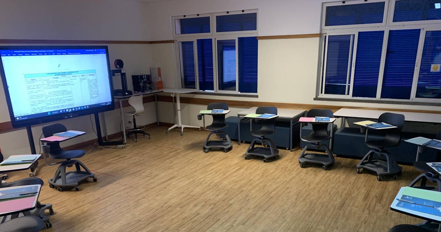 Mais de 2 mil professores com formação validada e acreditada