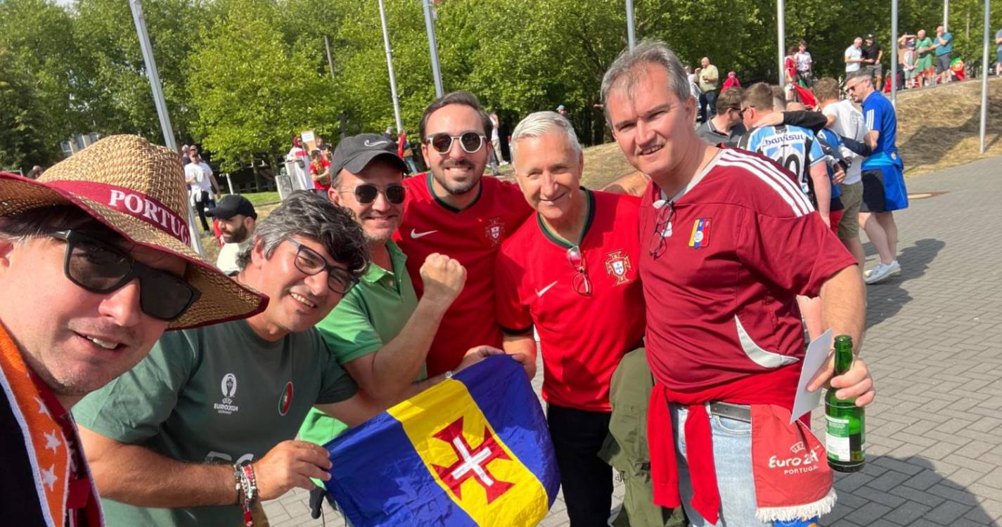Euro2024: Madeirenses exibem bandeira da Região em Dortmund