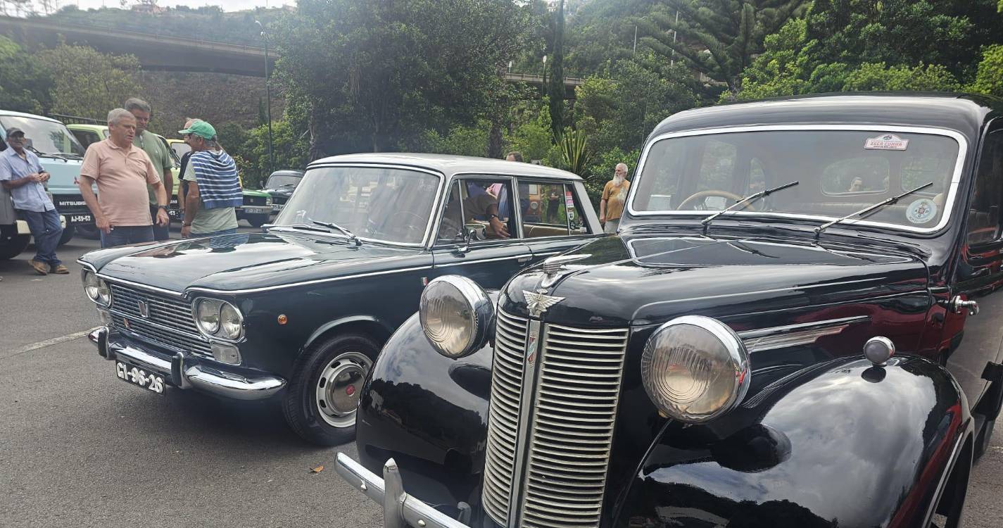 Carros Clássicos brilham hoje no Faial