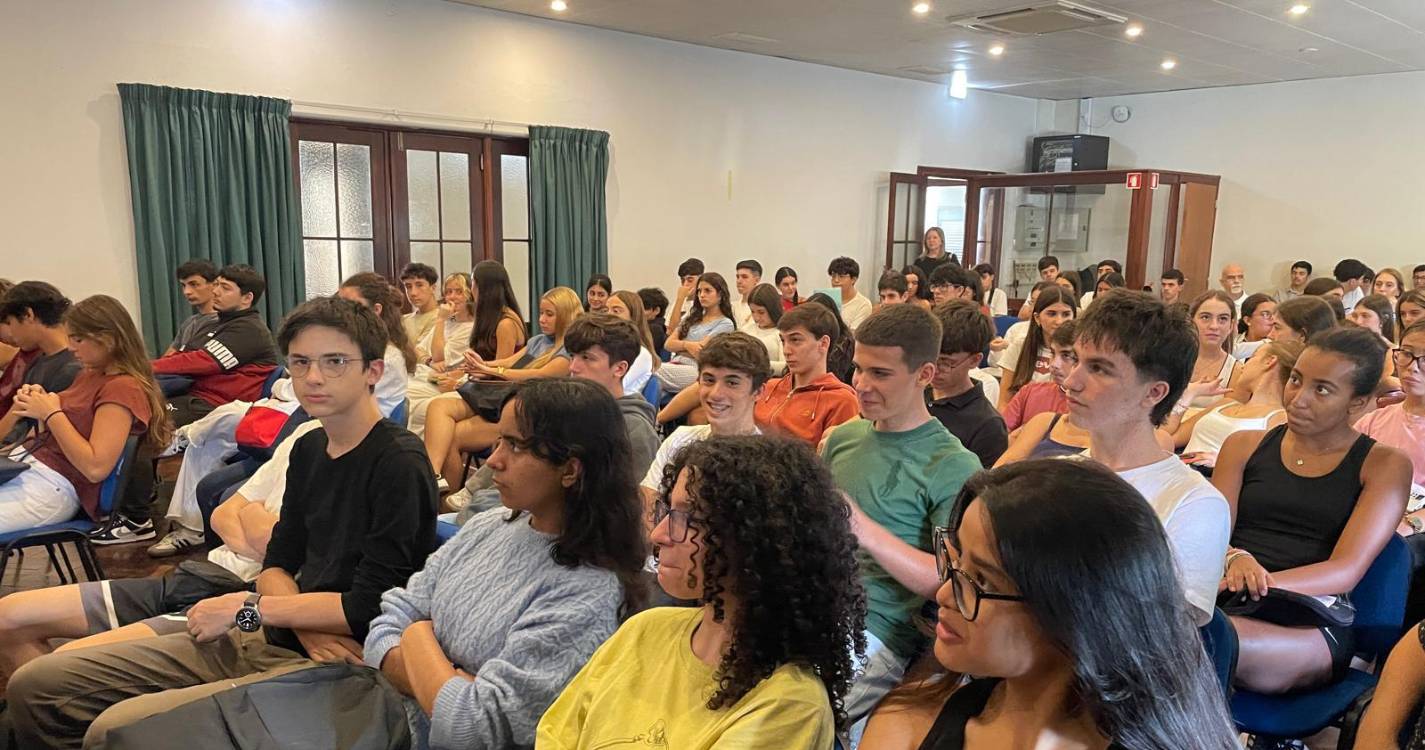 Francisco Franco apresenta oferta extracurricular