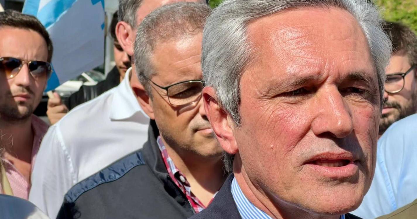 CDS apela aos eleitores que “não entrem em aventuras em retorno”