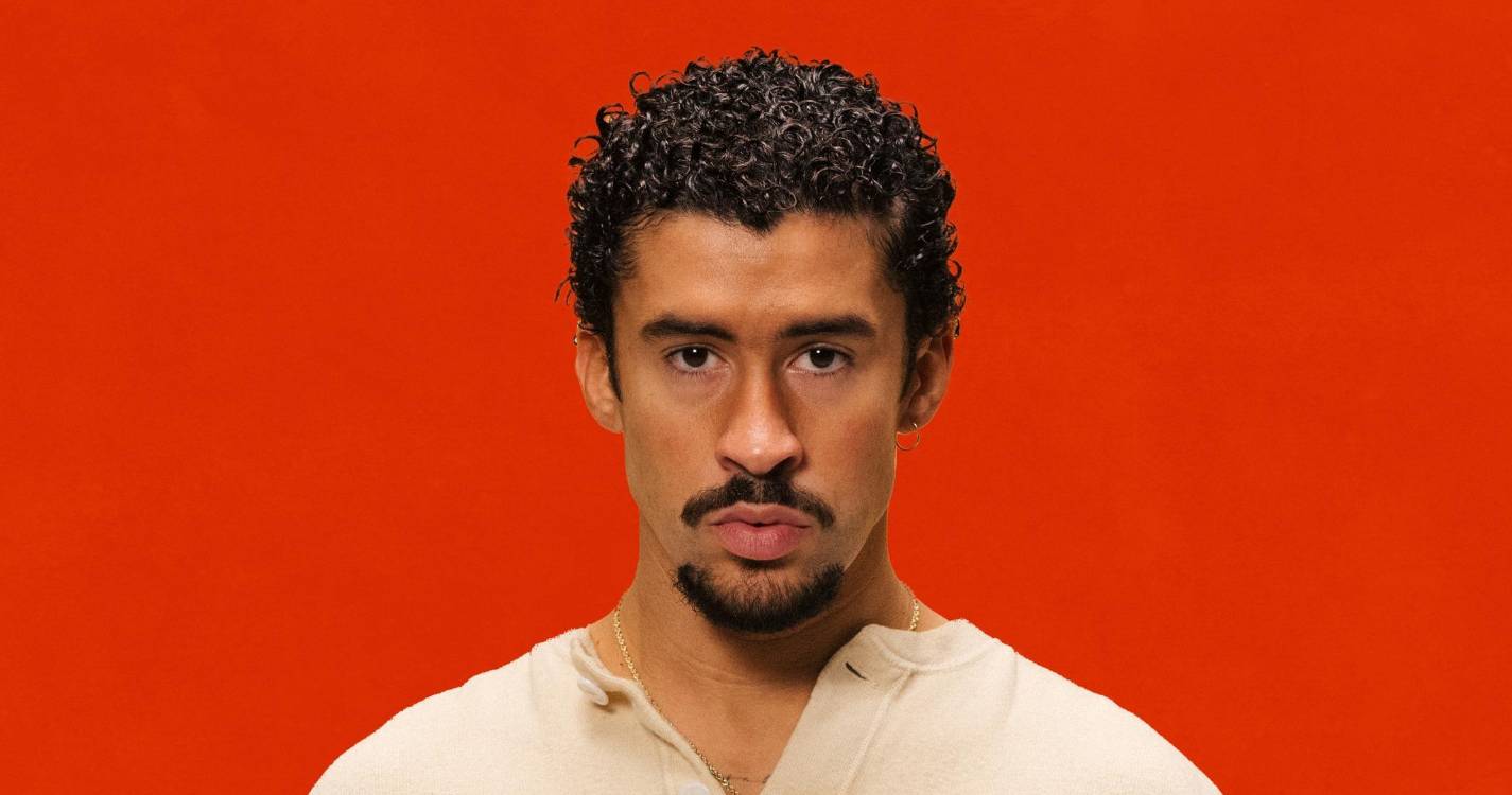 Músico Bad Bunny protagoniza espetáculo de intervalo de próximo Super Bowl