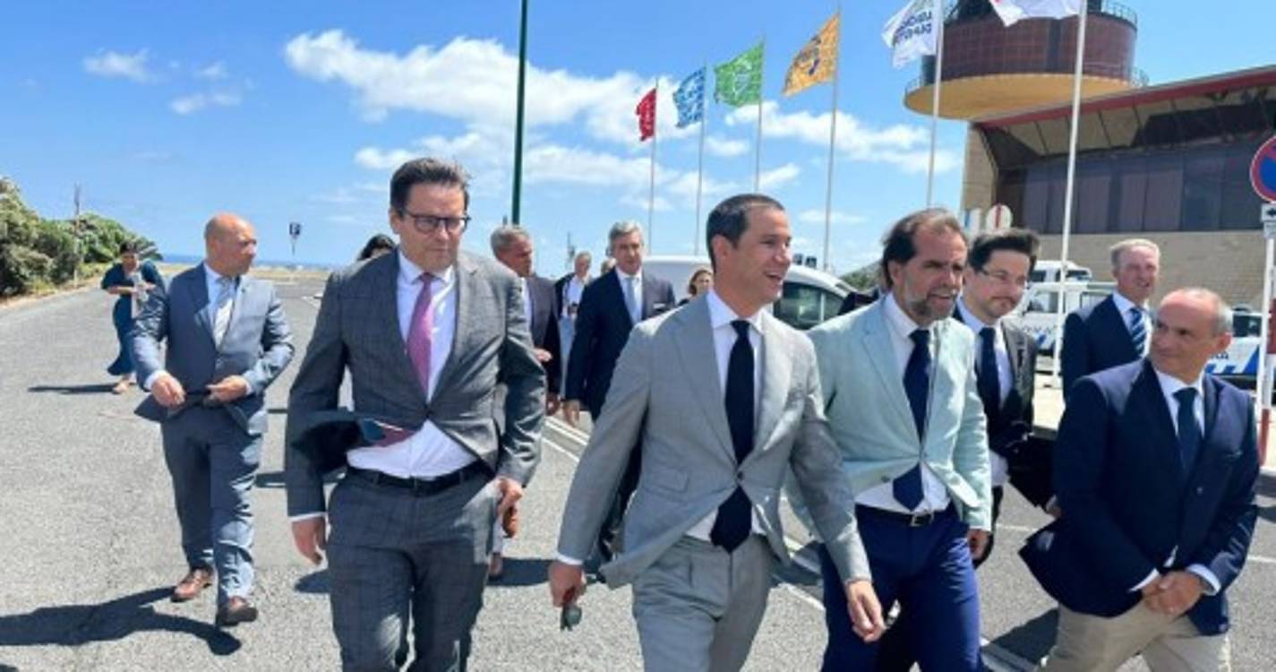Ministro Galamba já está no Porto Santo com Miguel Albuquerque (com fotos)