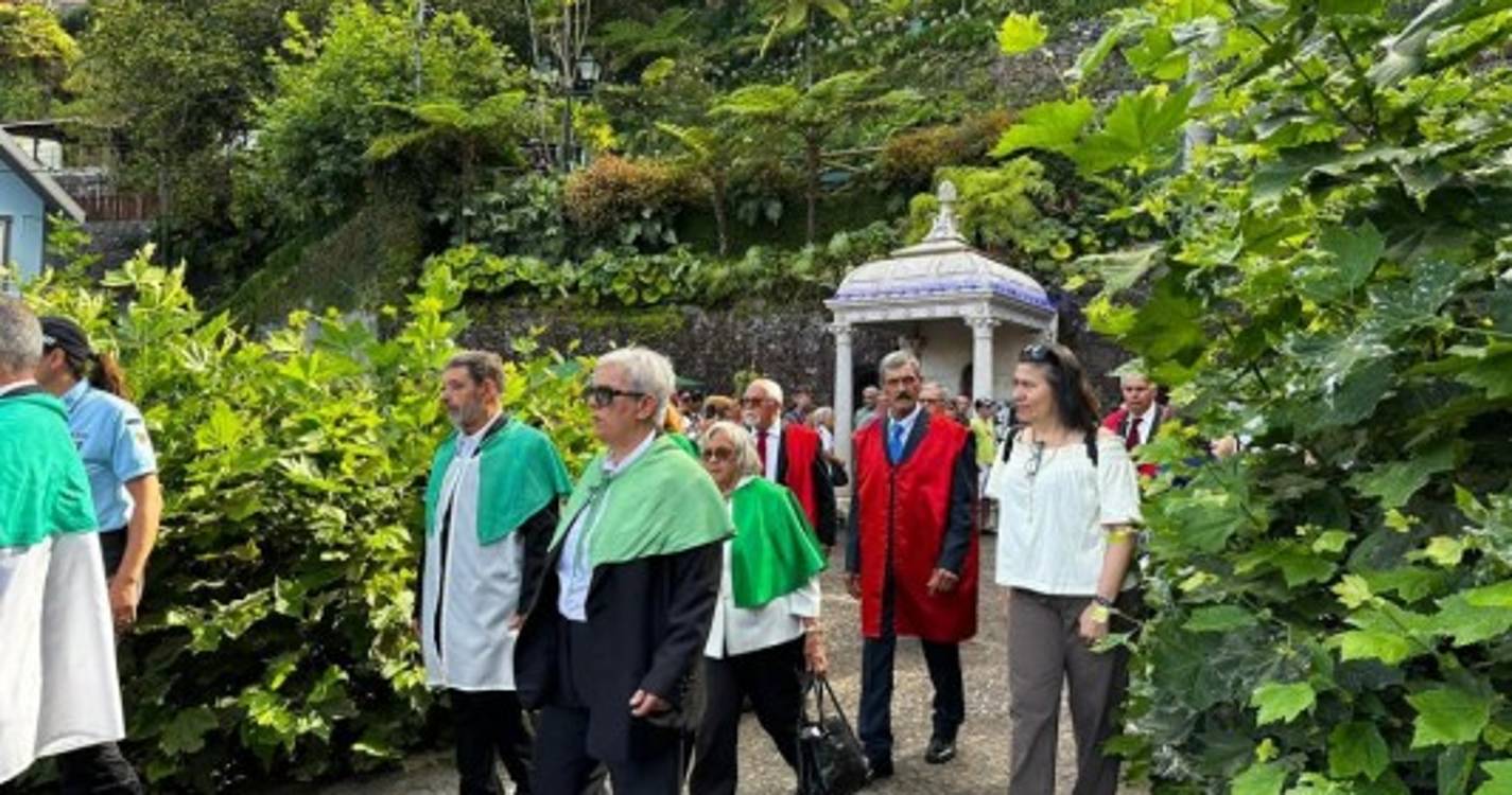 Fé e tradição já levam muitos fiéis ao Monte (com fotos)