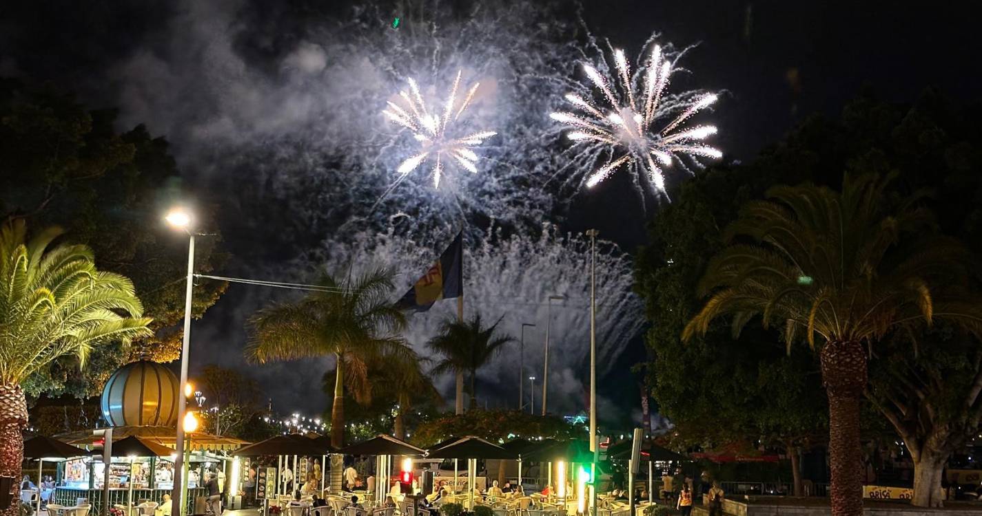 Veja o último piromusical desta edição do Festival do Atlântico (com fotos)