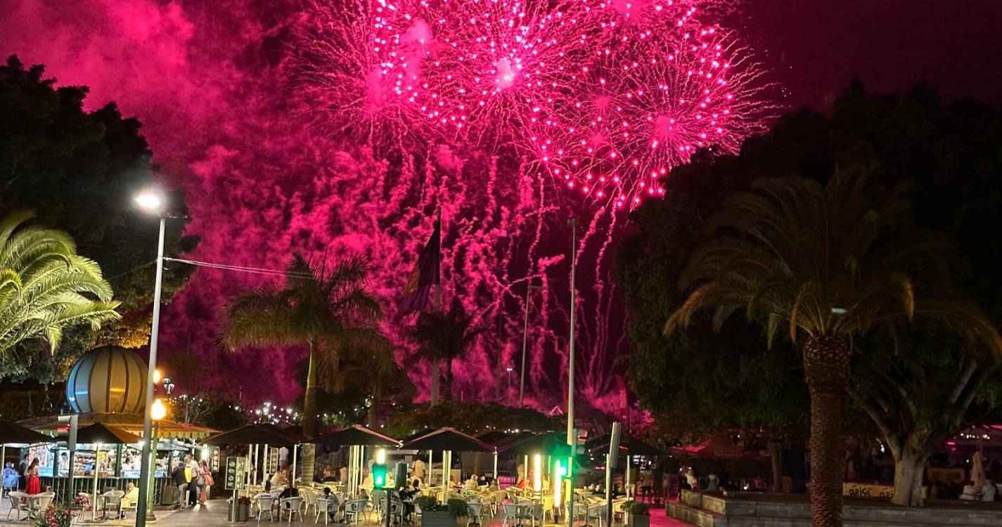 Veja o último piromusical desta edição do Festival do Atlântico (com fotos)