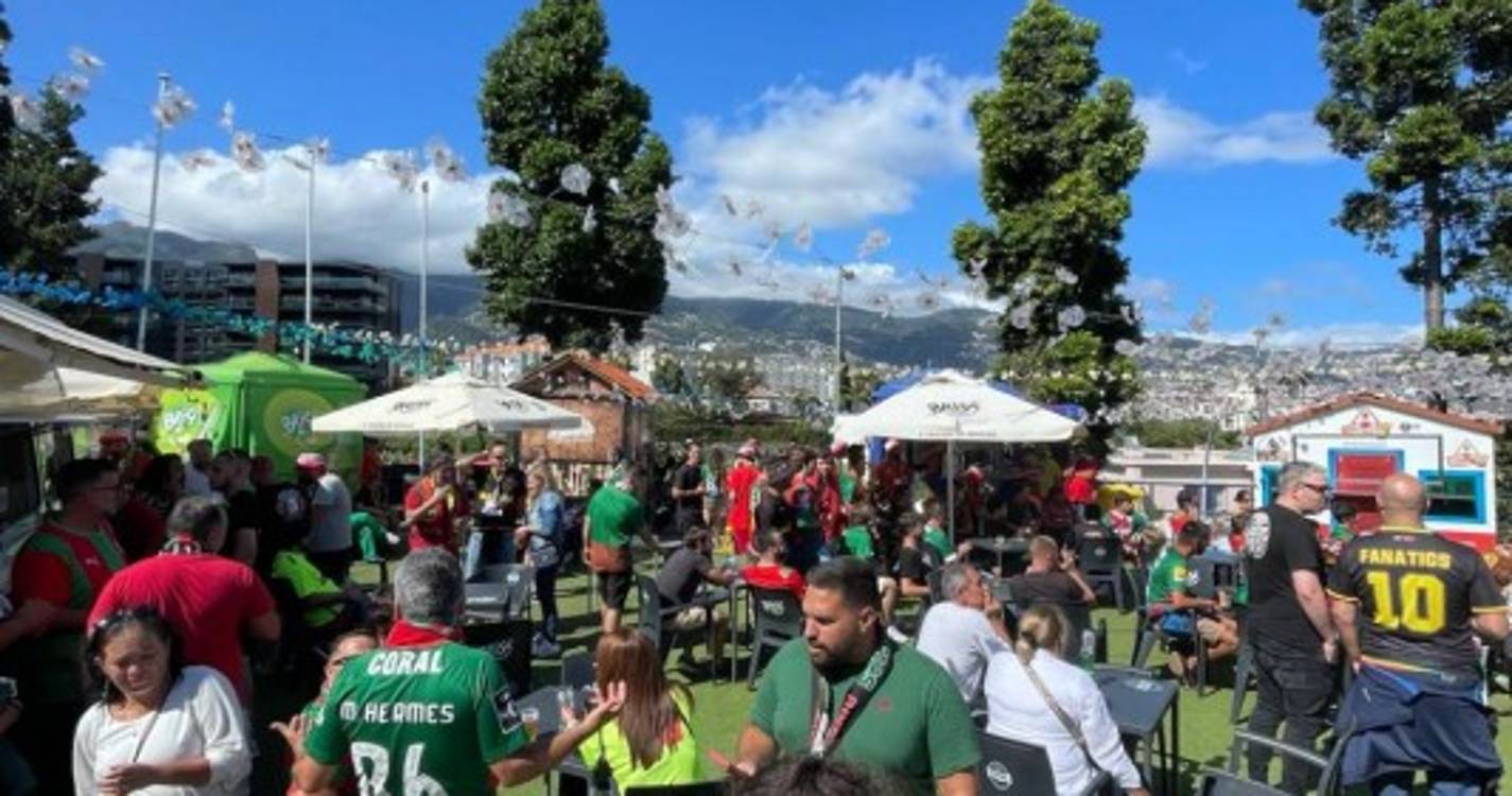 'Fan zone' já mexe nos Barreiros (com fotos e vídeo)