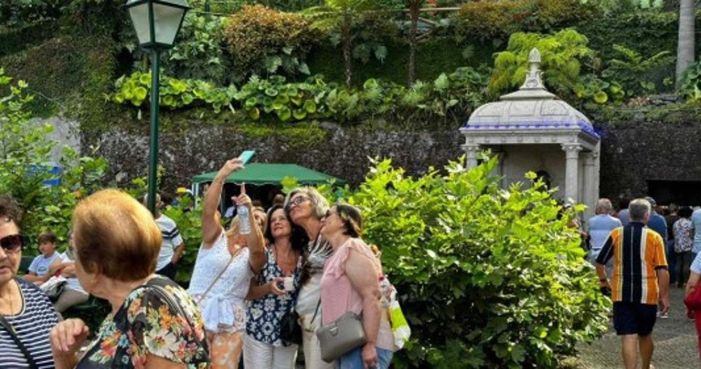 Fé e tradição já levam muitos fiéis ao Monte (com fotos)