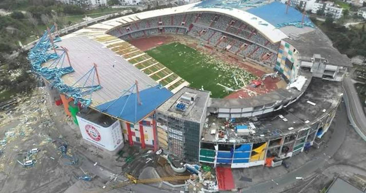 União de Leiria, de Fábio Pereira, com receção ao Paços de Ferreira adiada