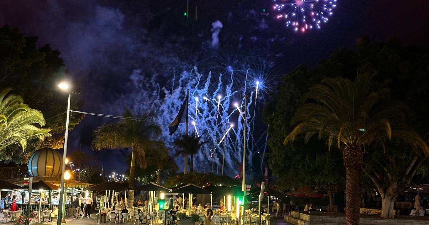 Veja o último piromusical desta edição do Festival do Atlântico (com fotos)