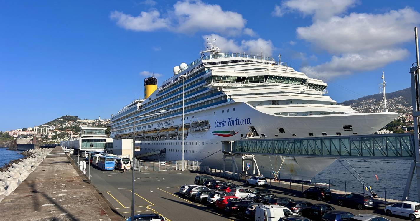 Mais de 2,7 mil passageiros desembarcaram no Funchal