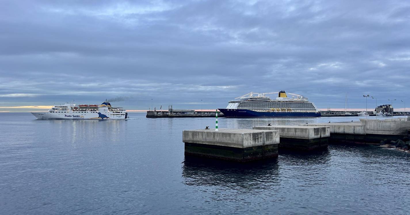 Spirit of Discovery em escala de 23 horas no Funchal