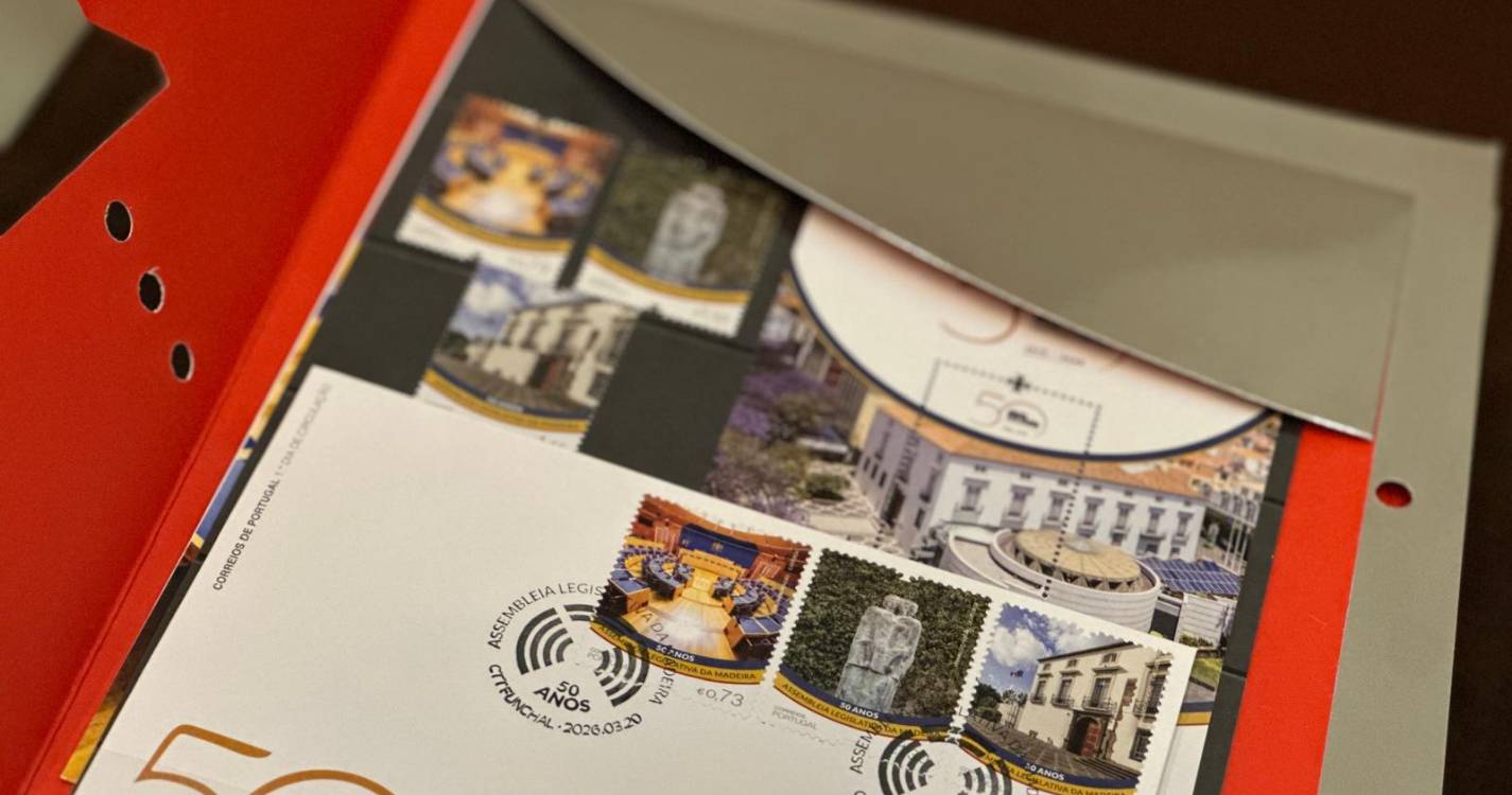 CTT assinalam 50 anos da Assembleia Legislativa da Madeira com emissão especial de selos