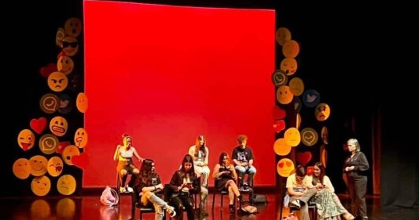 Plateia cheia em Machico para assistir a '[Des]Conectados'