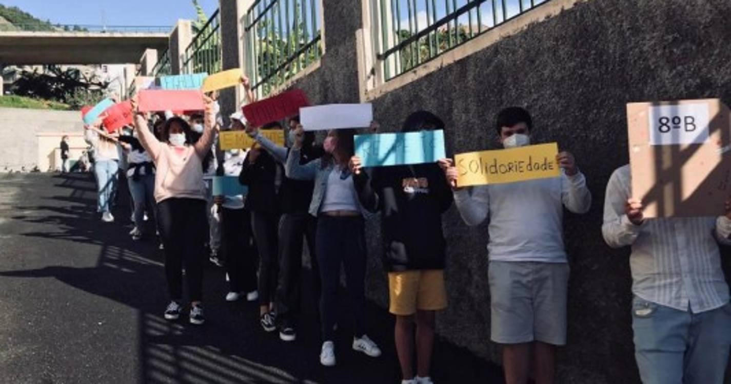 Escola do Campanário promoveu marcha pela paz (com fotos)