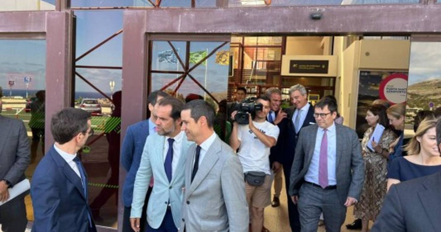 Ministro Galamba já está no Porto Santo com Miguel Albuquerque (com fotos)