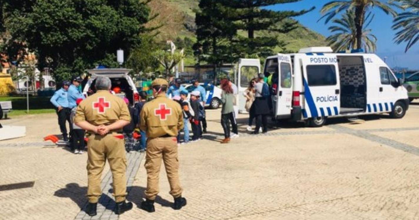 Exposição de agentes de proteção civil em Machico [com fotos]