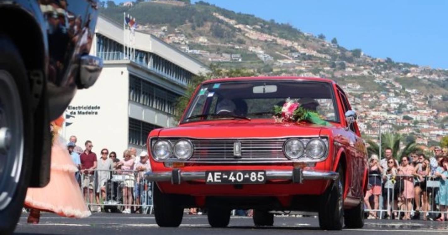 Imagens mostram animação e clássicos que lotaram a Avenida do Mar