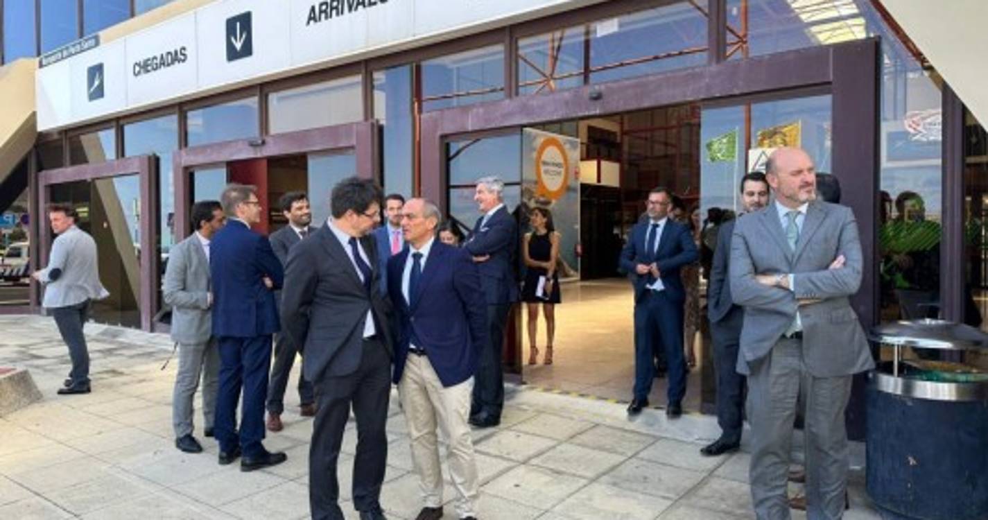 Ministro Galamba já está no Porto Santo com Miguel Albuquerque (com fotos)