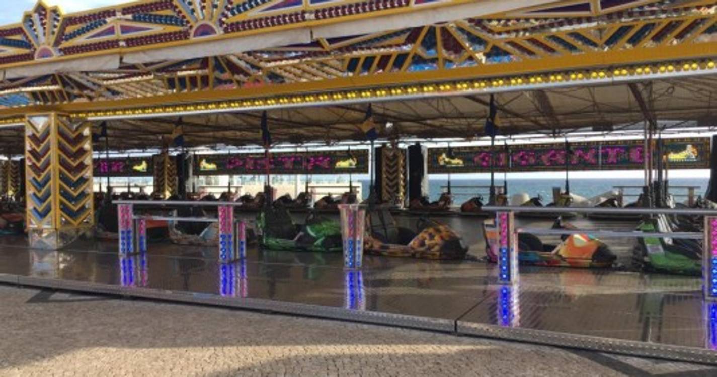 Pouco movimento no último dia de diversão no Mega Luna Park, no Funchal (com fotos)