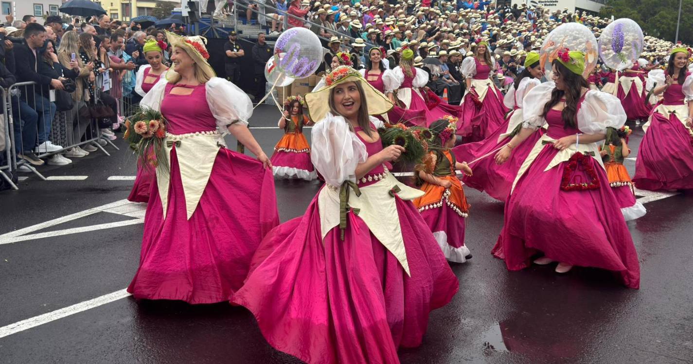 Veja como foi o primeiro cortejo da Festa da Flor (com fotos)