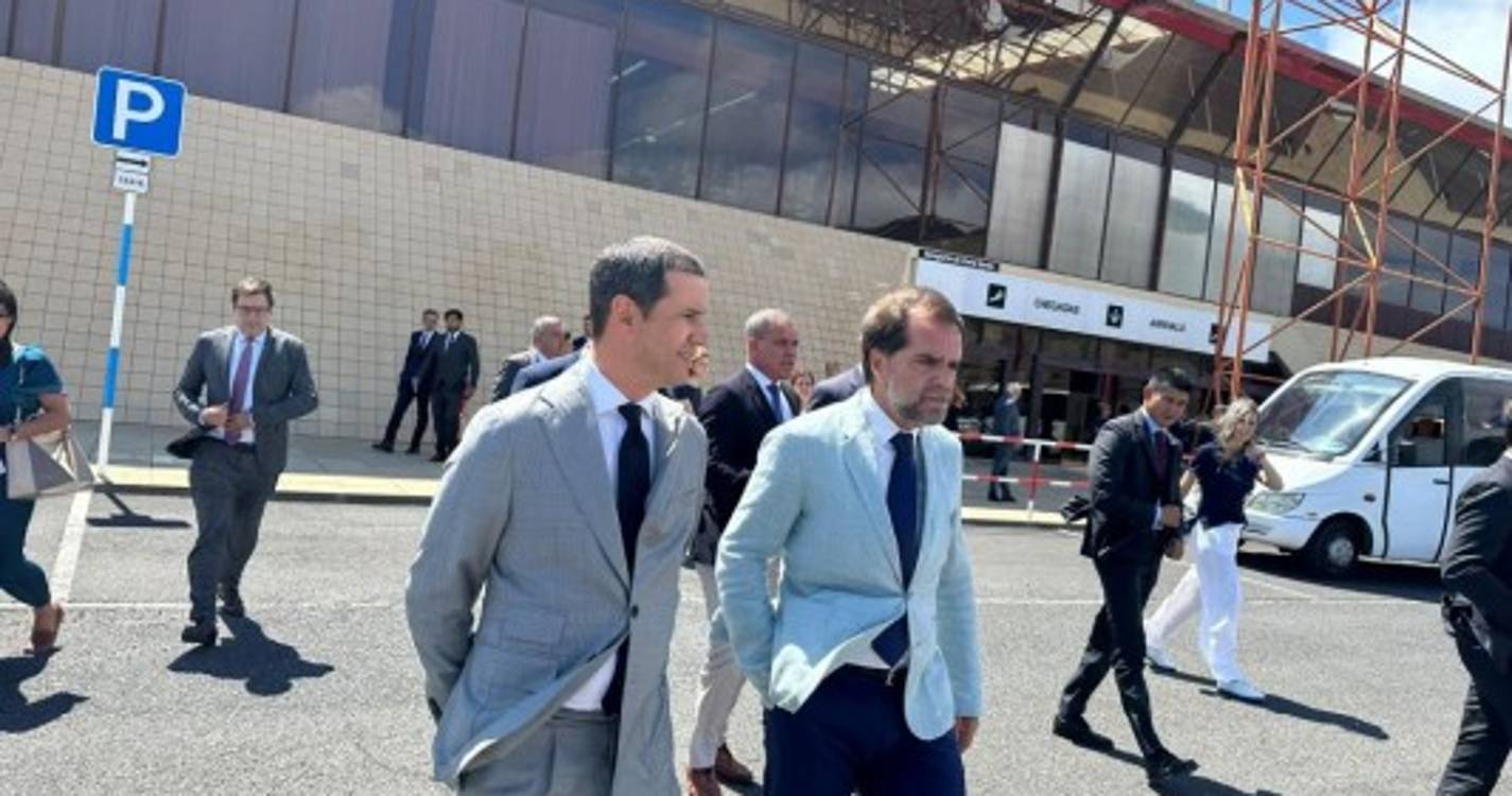 Ministro Galamba já está no Porto Santo com Miguel Albuquerque (com fotos)