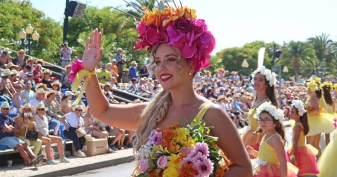 Imagens mostram animação e clássicos que lotaram a Avenida do Mar